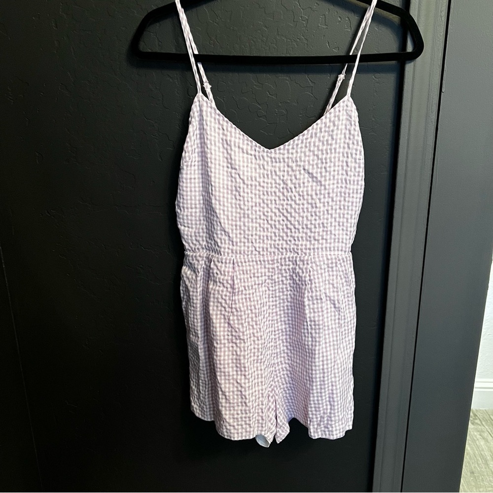 Sky & Sparrow Women's Open Back Romper Lavender & White Spring Romper, Size M